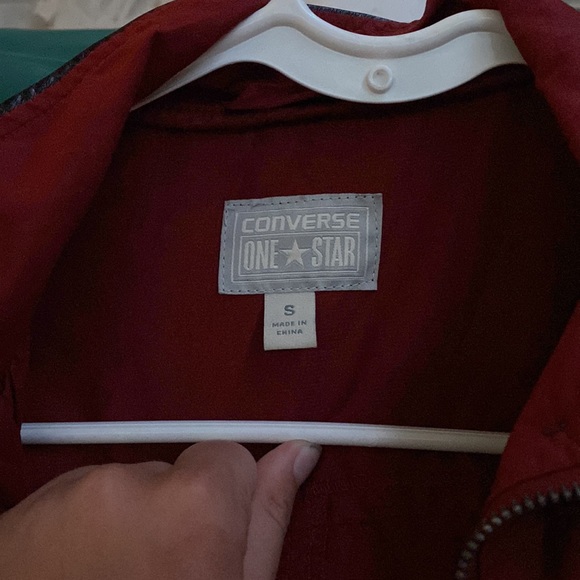maroon zipup jacket with pockets and NO hood - Picture 2 of 2